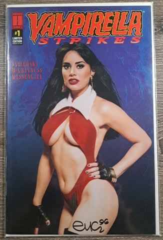 Vampirella Strikes, Vol. 1,  Issue #1E